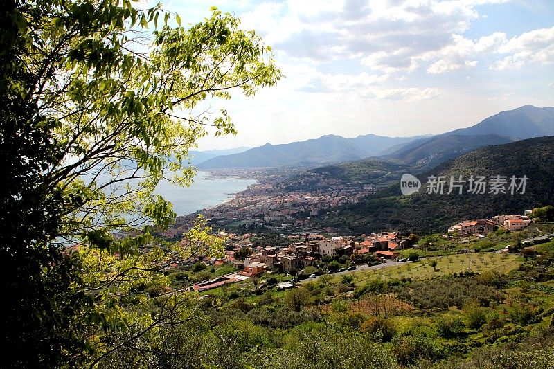 风景来自Loano的Borgio Verezzi和Pietra Ligure, Savona，利古里亚，意大利